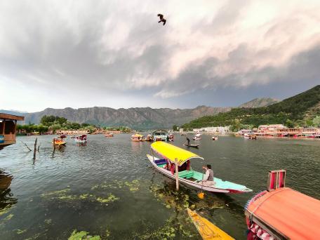 Dal Lake, Kashmir tour packges